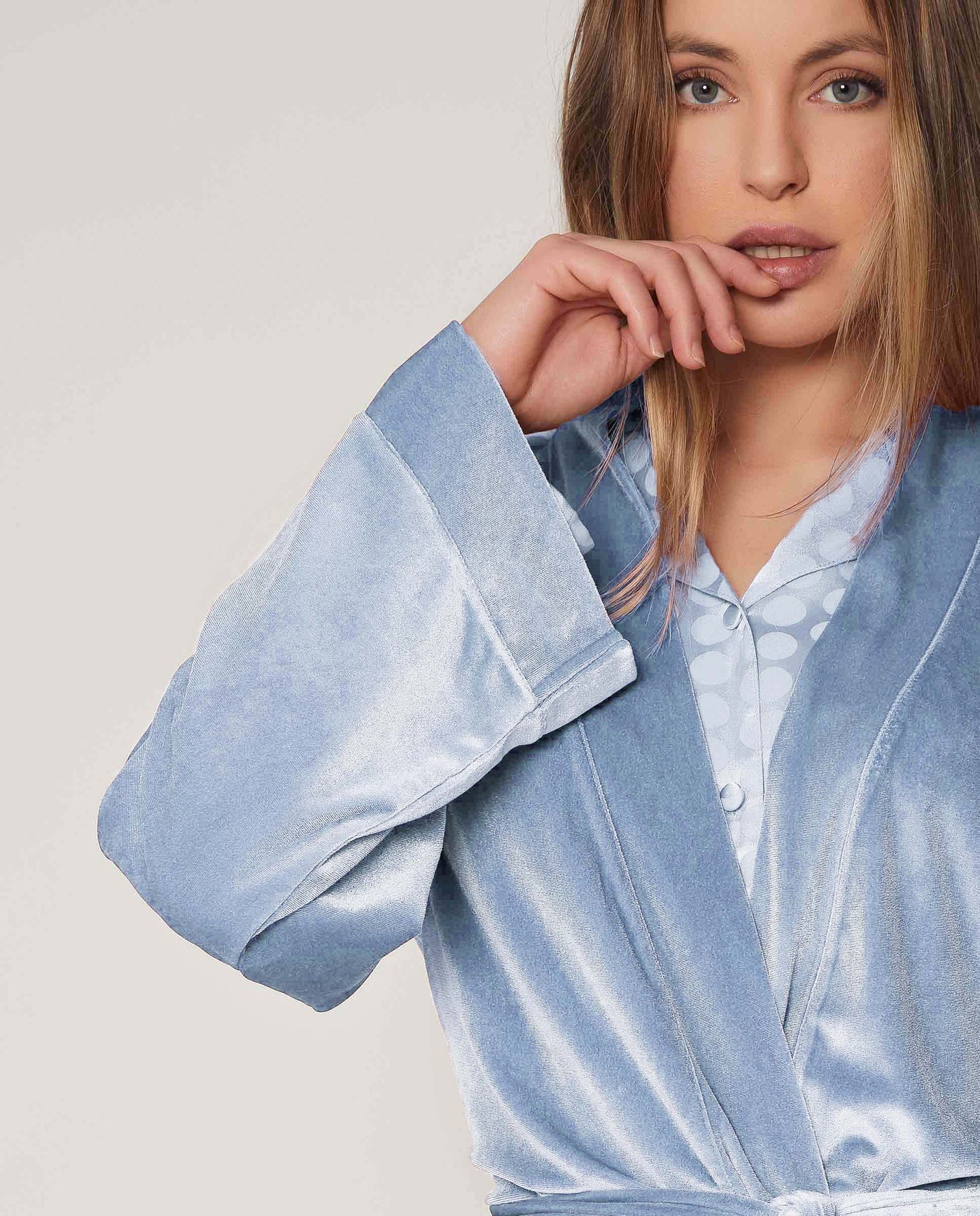 Bata Manga Larga Dots para Mujer