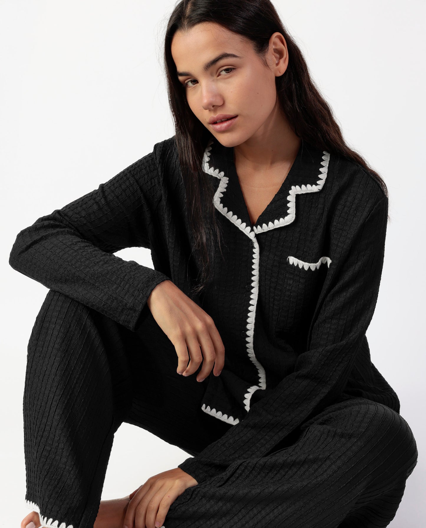 LUXURY Pijama Manga Larga Abierto Stitching Negro para Mujer