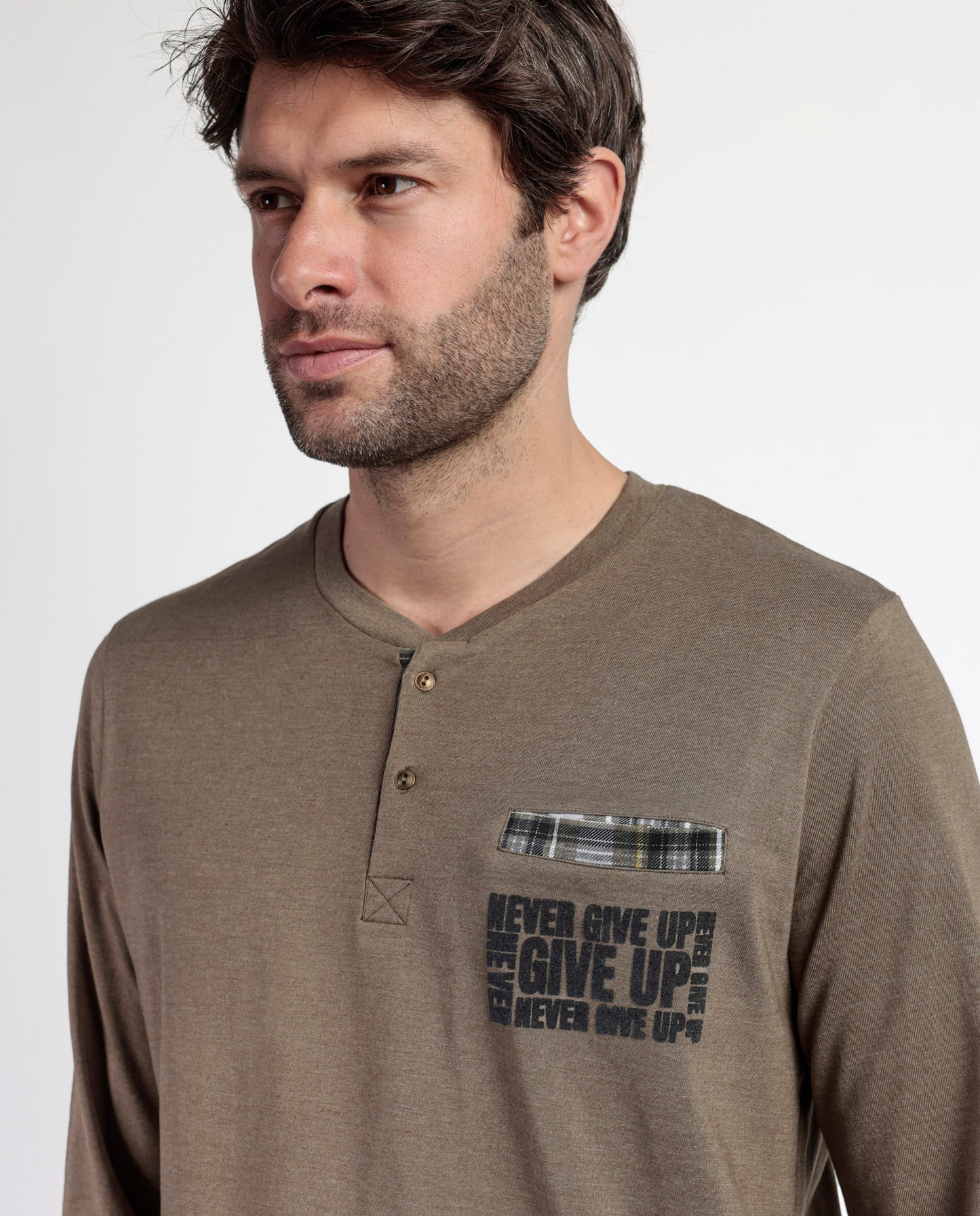 Pijama Manga Larga Tapeta Never Give Up para Hombre