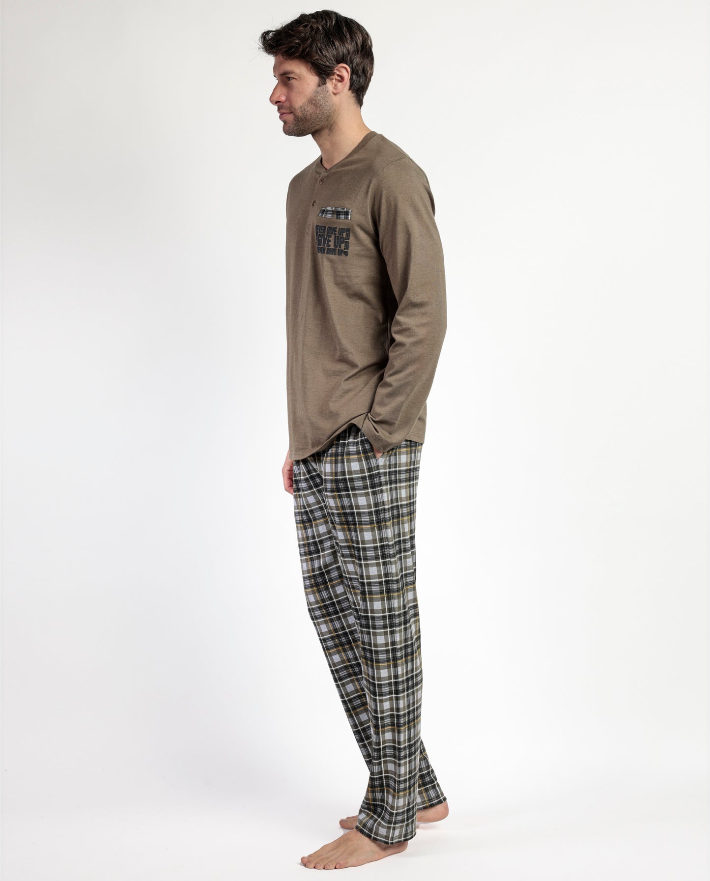 Pijama Manga Larga Tapeta Never Give Up para Hombre
