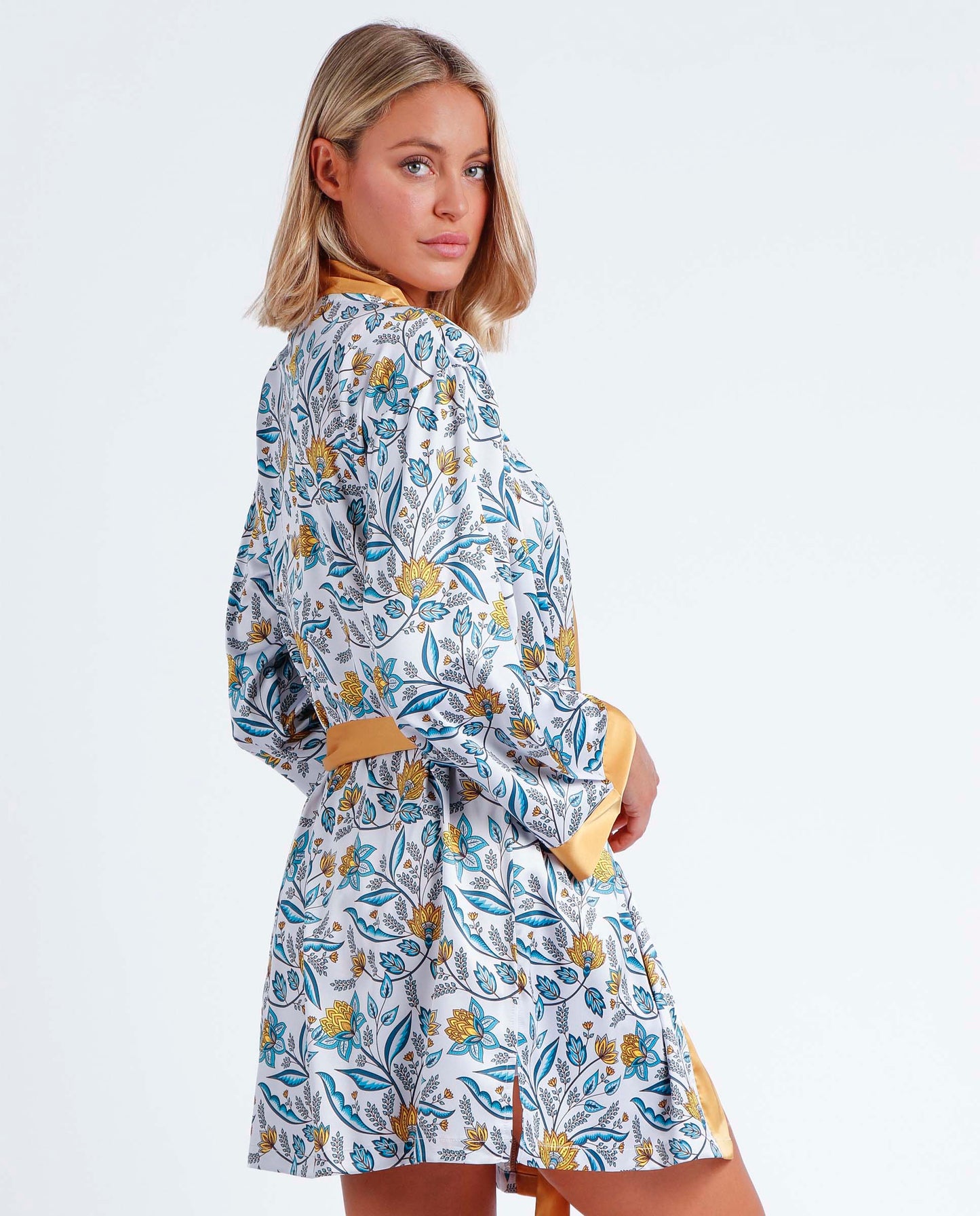 Bata Manga Larga Bright Jardin para Mujer