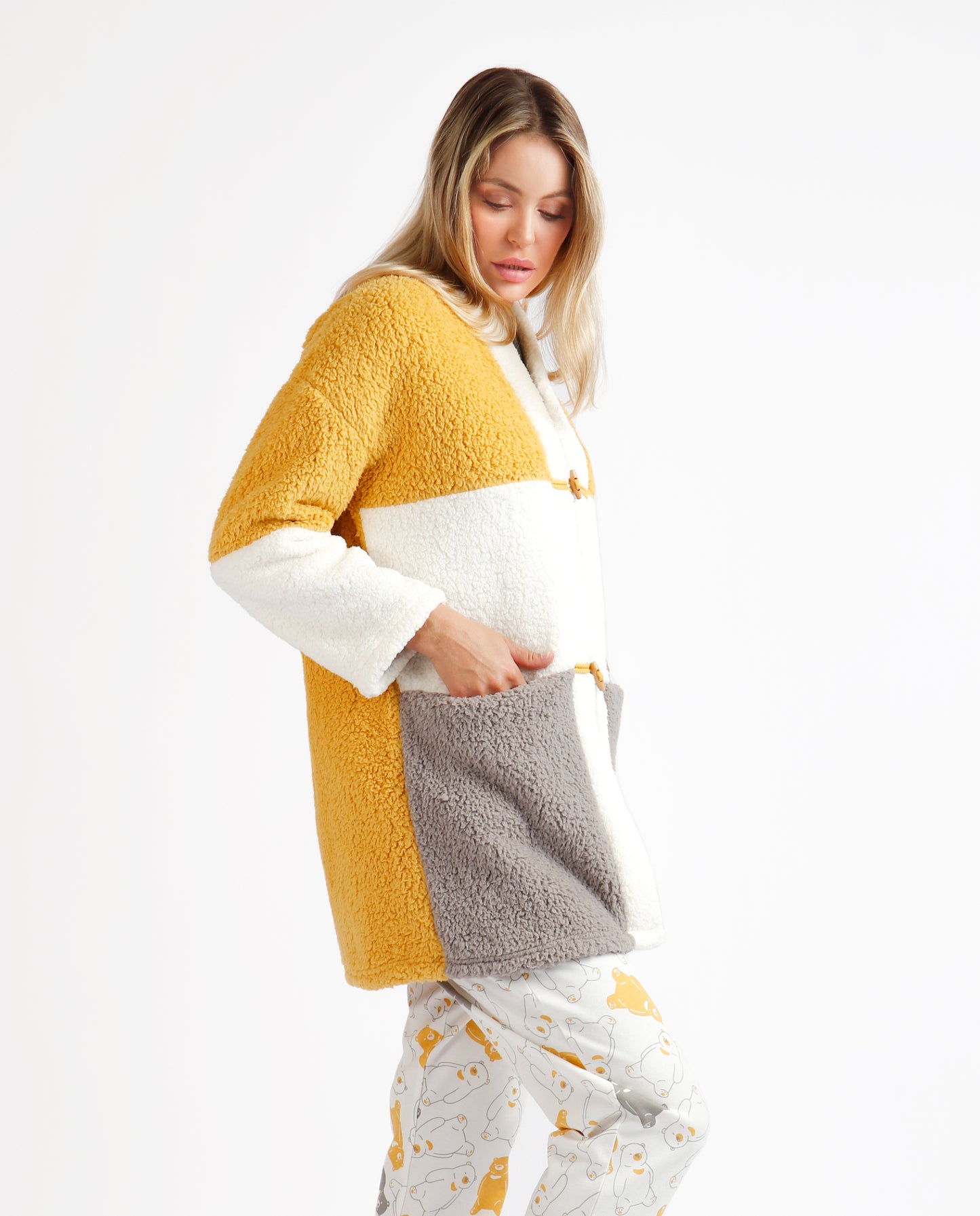 Bata Parches Manga Larga Calentita Warm Hugs para Mujer