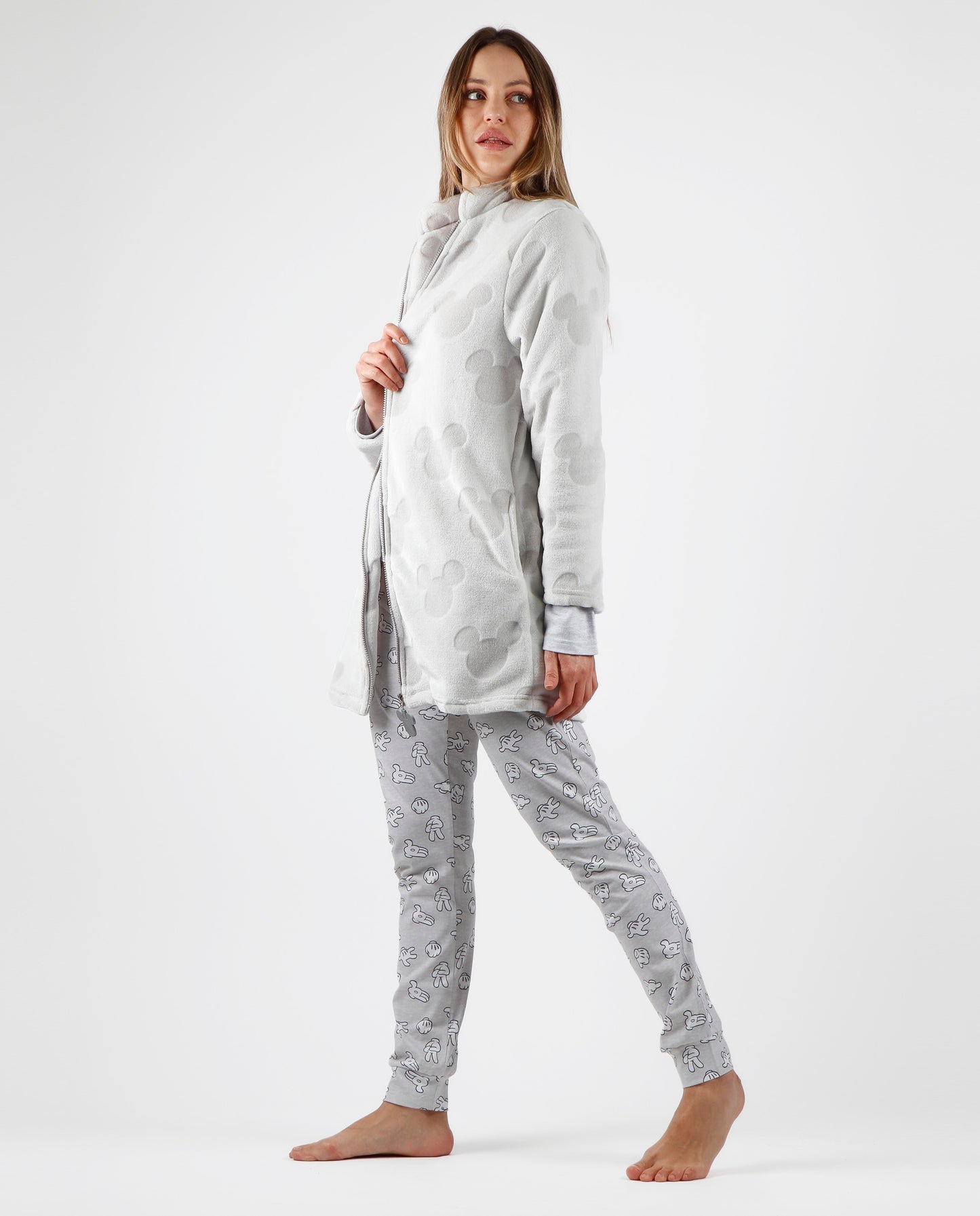 Bata Manga Larga Calentita Mickey Hugs 2 para Mujer