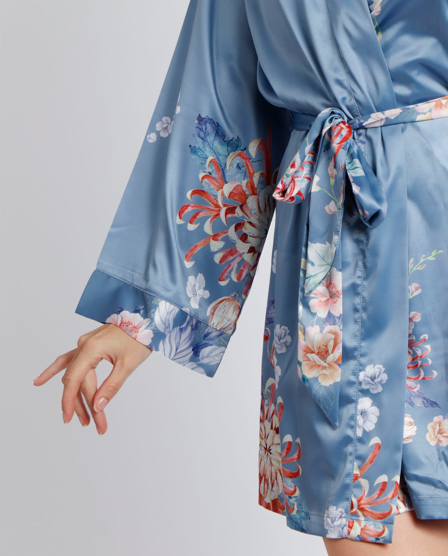 Bata Manga Larga Romantic Flowers para Mujer