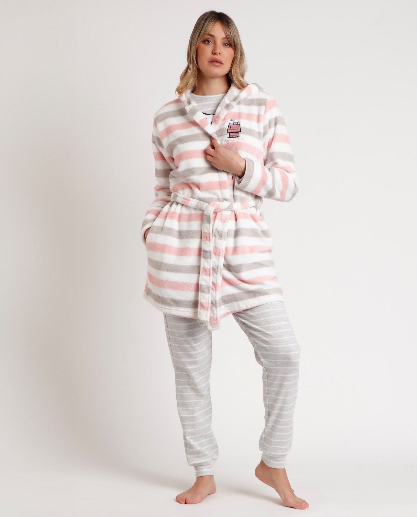 Bata Manga Larga Calentita Snoopy & Friends para Mujer