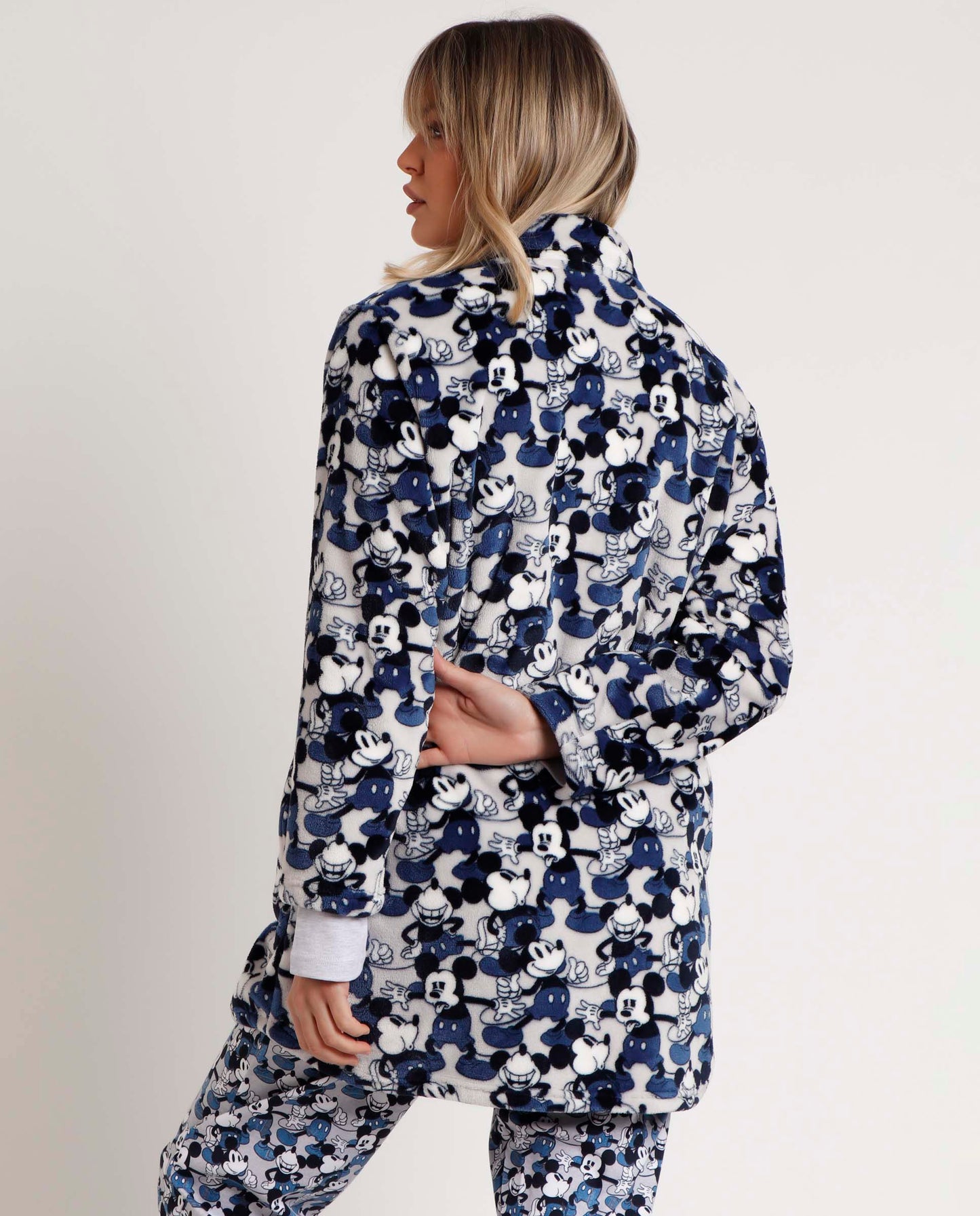 Bata Manga Larga Calentita Mickey Jeans para Mujer